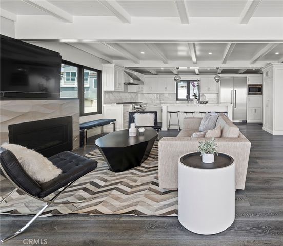 511 Bayview Drive, Manhattan Beach, CA 90266