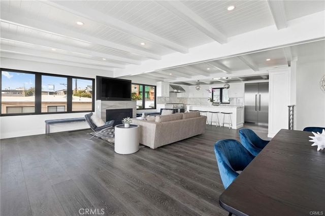 511 Bayview Drive, Manhattan Beach, CA 90266