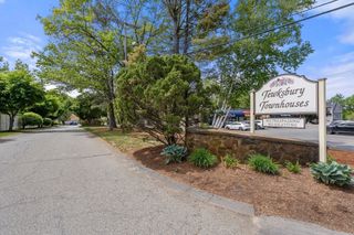 54 Decarolis Dr 54, Tewksbury, MA 01876