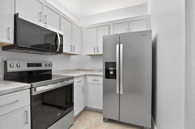 800 Uno Lago Drive 102, Juno Beach, FL 33408