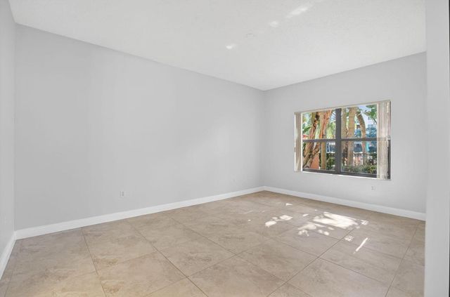 800 Uno Lago Drive 102, Juno Beach, FL 33408