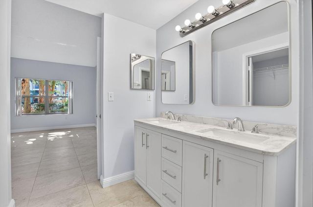 800 Uno Lago Drive 102, Juno Beach, FL 33408