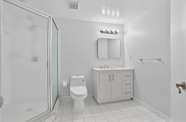 800 Uno Lago Drive 102, Juno Beach, FL 33408