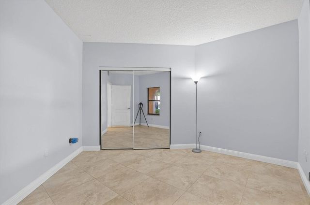 800 Uno Lago Drive 102, Juno Beach, FL 33408