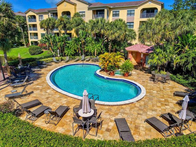 800 Uno Lago Drive 102, Juno Beach, FL 33408