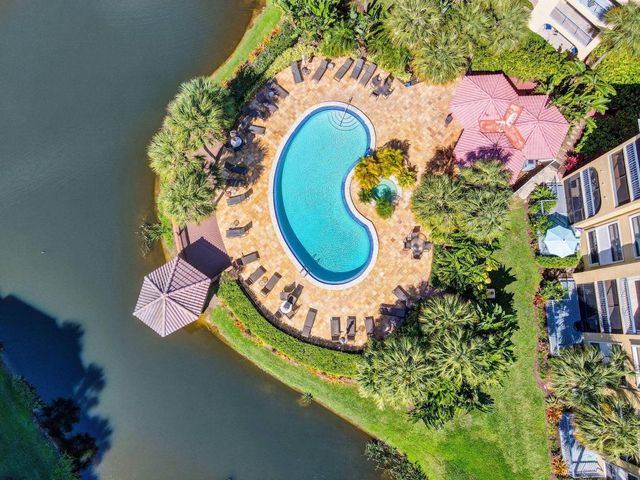 800 Uno Lago Drive 102, Juno Beach, FL 33408