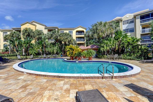 800 Uno Lago Drive 102, Juno Beach, FL 33408