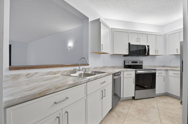 800 Uno Lago Drive 102, Juno Beach, FL 33408