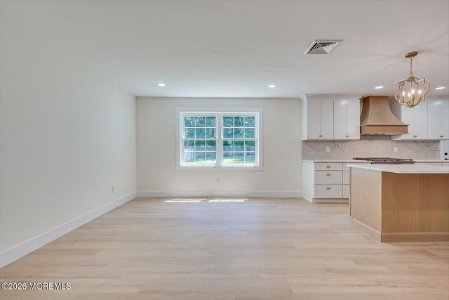 300 E Chestnut Avenue, Metuchen, NJ 08840