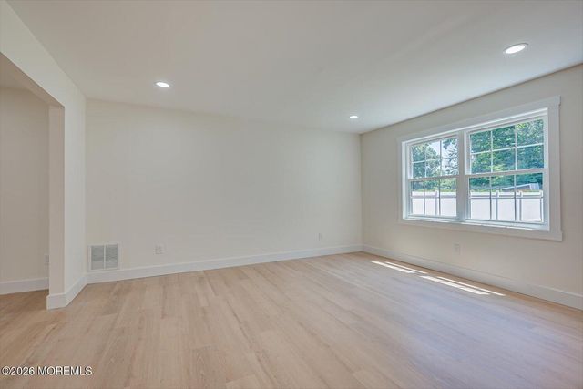 300 E Chestnut Avenue, Metuchen, NJ 08840