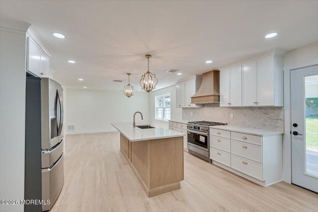 300 E Chestnut Avenue, Metuchen, NJ 08840
