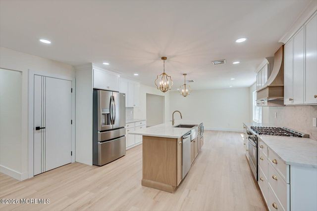 300 E Chestnut Avenue, Metuchen, NJ 08840