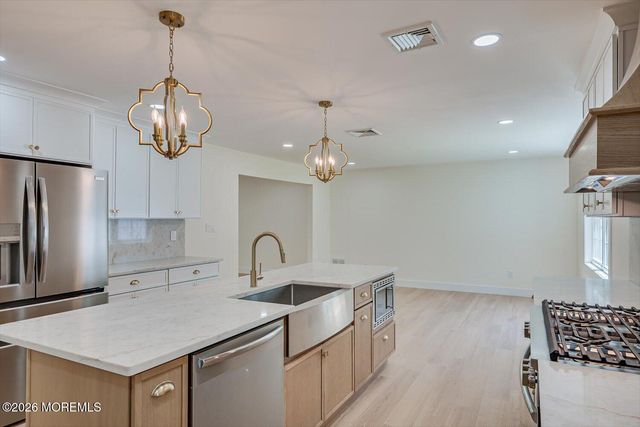 300 E Chestnut Avenue, Metuchen, NJ 08840