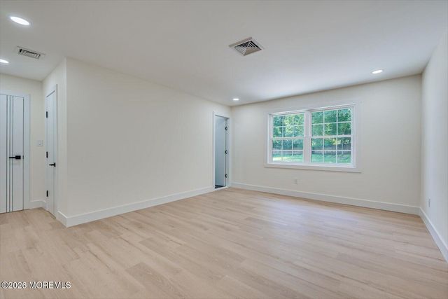 300 E Chestnut Avenue, Metuchen, NJ 08840