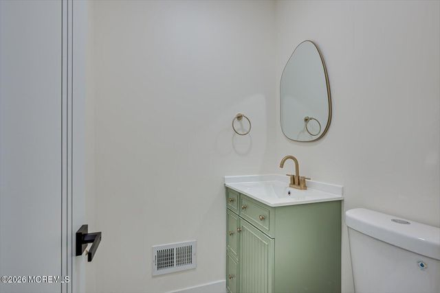300 E Chestnut Avenue, Metuchen, NJ 08840