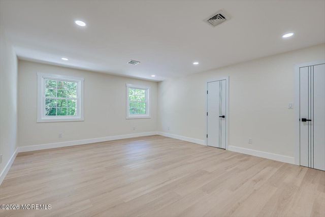300 E Chestnut Avenue, Metuchen, NJ 08840
