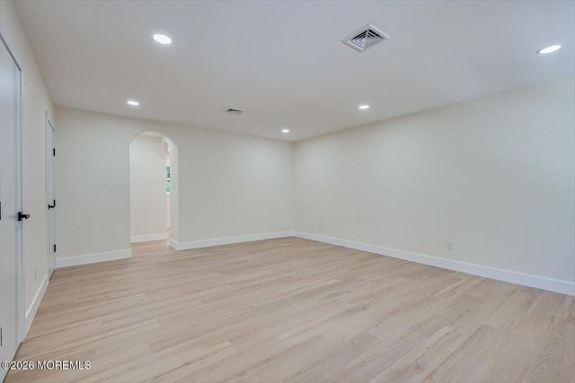 300 E Chestnut Avenue, Metuchen, NJ 08840