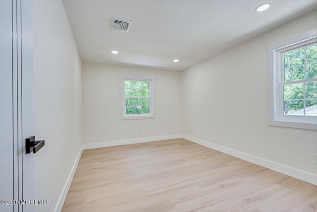 300 E Chestnut Avenue, Metuchen, NJ 08840
