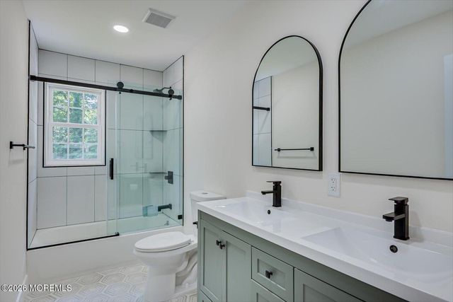 300 E Chestnut Avenue, Metuchen, NJ 08840