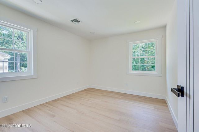 300 E Chestnut Avenue, Metuchen, NJ 08840