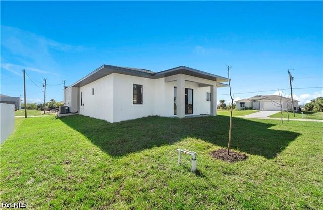 4233 Jacaranda PKWY W, Cape Coral, FL 33993