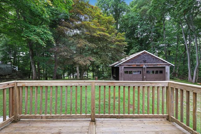 13 Arbutus Street, Putnam Valley, NY 10579