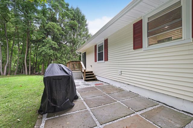 13 Arbutus Street, Putnam Valley, NY 10579