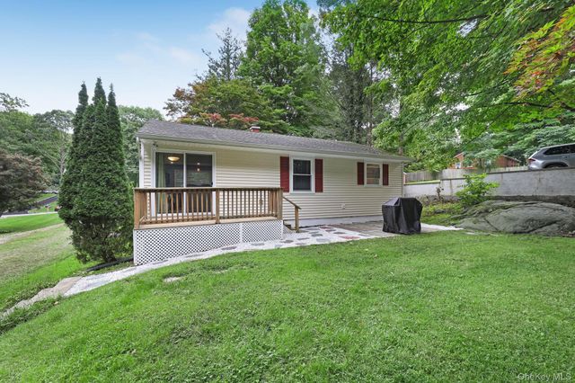 13 Arbutus Street, Putnam Valley, NY 10579