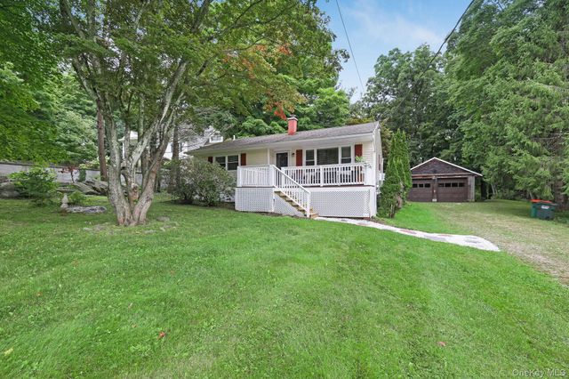 13 Arbutus Street, Putnam Valley, NY 10579