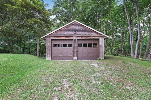 13 Arbutus Street, Putnam Valley, NY 10579