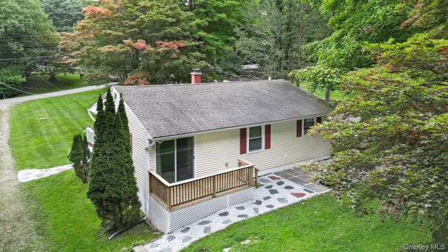 13 Arbutus Street, Putnam Valley, NY 10579