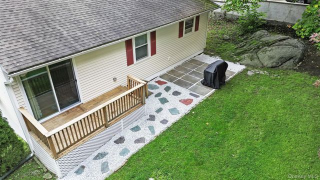 13 Arbutus Street, Putnam Valley, NY 10579