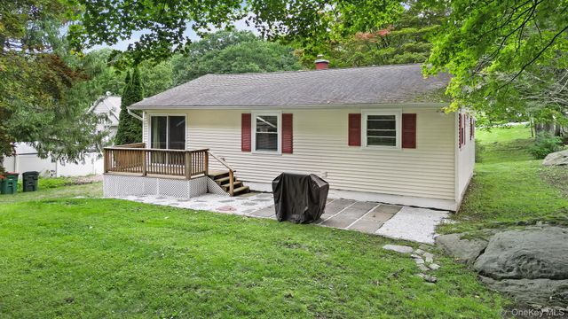 13 Arbutus Street, Putnam Valley, NY 10579