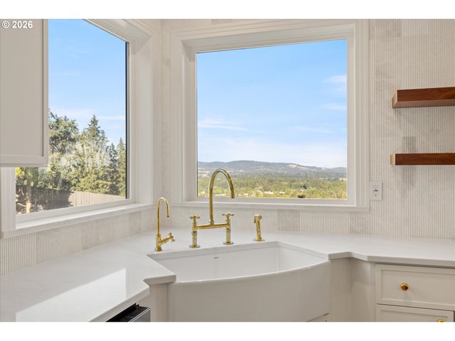 351 Nw ALDER St, Dundee, OR 97115