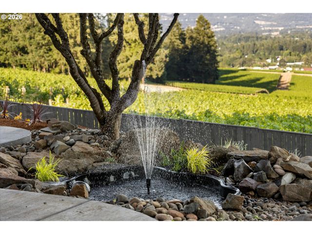 351 Nw ALDER St, Dundee, OR 97115