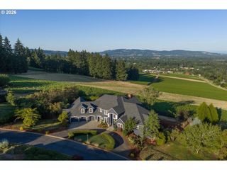 351 Nw ALDER St, Dundee, OR 97115