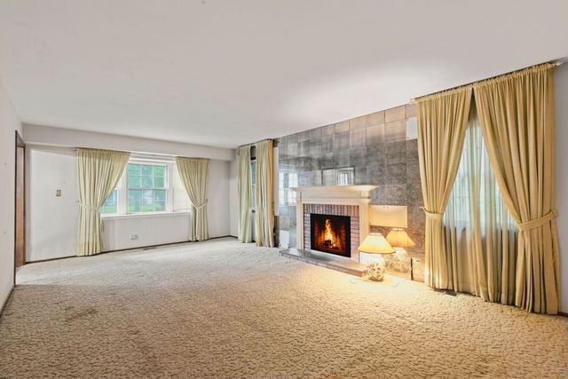1054 Alden Lane, Buffalo Grove, IL 60089