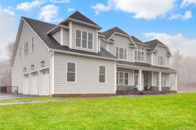 26 Estates Circle, Melville, NY 11747