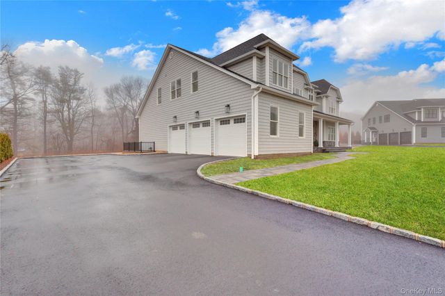 26 Estates Circle, Melville, NY 11747