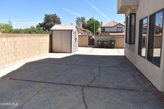 325 Rainbow, Palmdale, CA 93551