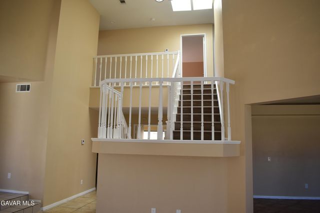 325 Rainbow, Palmdale, CA 93551