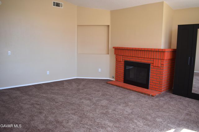 325 Rainbow, Palmdale, CA 93551