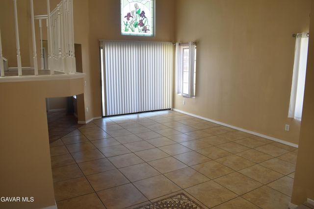 325 Rainbow, Palmdale, CA 93551
