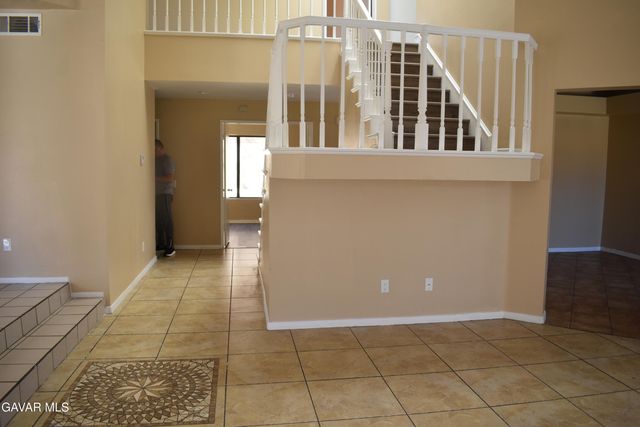 325 Rainbow, Palmdale, CA 93551