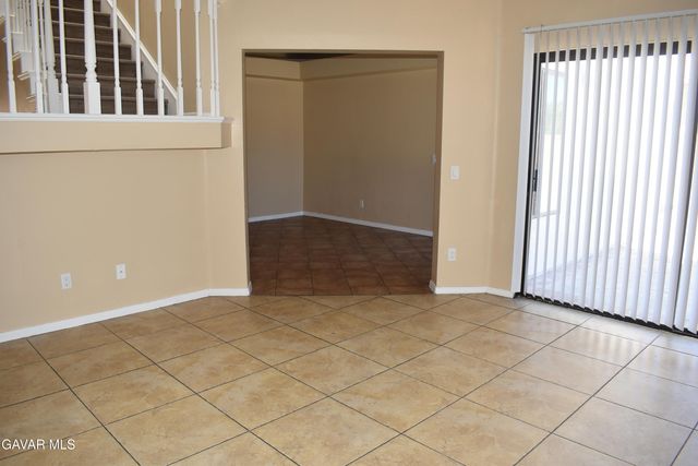 325 Rainbow, Palmdale, CA 93551