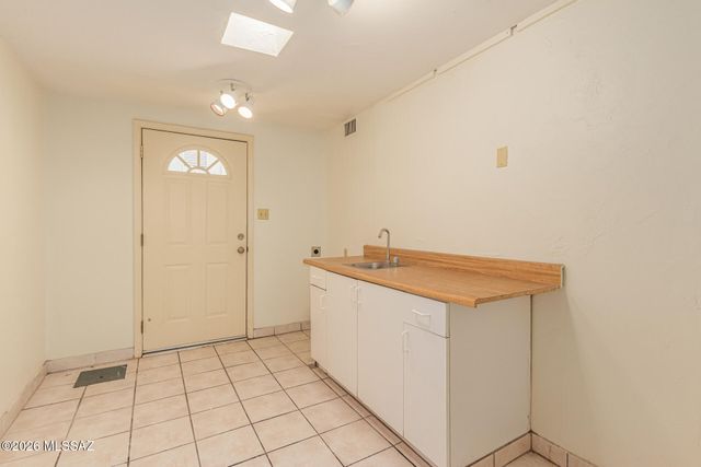 7416 E Beverly Drive, Tucson, AZ 85710