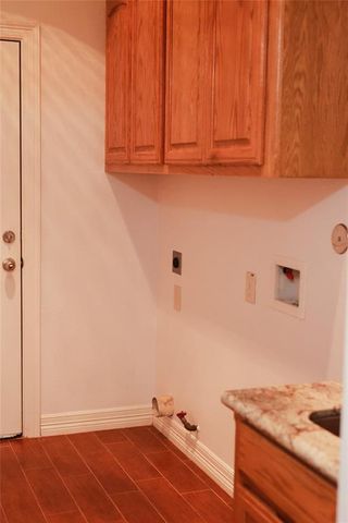5468 Hogaboom Road, Groves, TX 77619