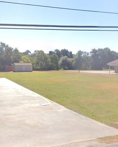 5468 Hogaboom Road, Groves, TX 77619