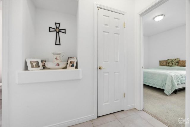 9712 N Bossa Nova Court, Bakersfield, CA 93312