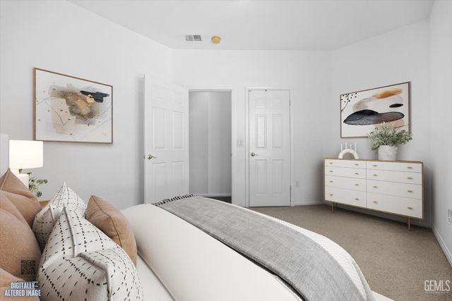 9712 N Bossa Nova Court, Bakersfield, CA 93312
